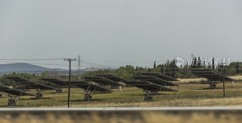 希腊亚历山德罗波利的egnatia odos高速公路附近的太阳能发电站